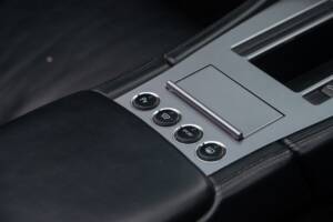 Bild 33/50 von Aston Martin DB 9 Volante (2006)