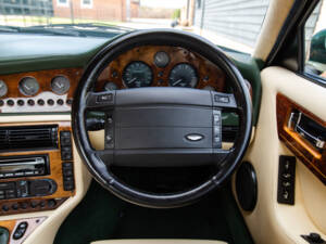 Imagen 36/80 de Aston Martin V8 Coupé (1996)