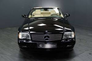 Image 9/30 of Mercedes-Benz SL 500 (2001)