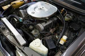 Image 30/36 de Mercedes-Benz 280 E (1982)