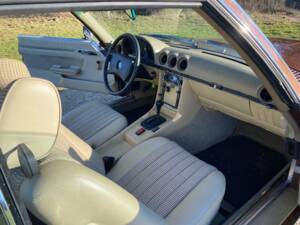 Image 17/20 of Mercedes-Benz 280 SLC (1977)