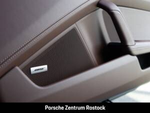 Obraz 24/32 pojazdu Porsche 911 Carrera 4S (1900)