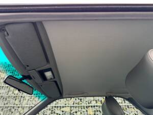 Image 27/100 of Mercedes-Benz 300 CE (1992)