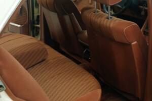Bild 33/50 von Mercedes-Benz 380 SE (1980)