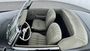 Image 41/51 of Mercedes-Benz 190 SL (1962)