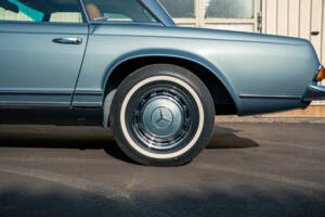 Image 58/99 of Mercedes-Benz 280 SL (1971)