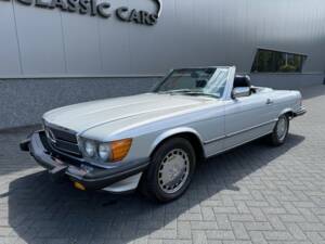 Afbeelding 14/44 van Mercedes-Benz 560 SL (1986)