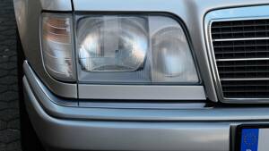 Image 34/74 of Mercedes-Benz E 320 (1997)