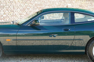 Image 28/50 of Jaguar XKR (2001)