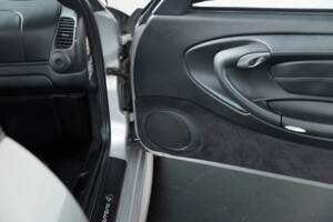 Image 42/50 of Porsche 911 Carrera 4S (2004)