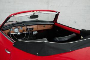 Image 17/50 of Volkswagen Karmann Ghia 1500 (1971)