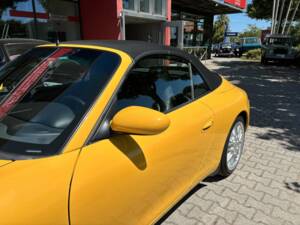Image 21/30 of Porsche 911 Carrera (1999)
