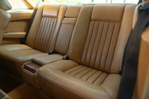 Image 25/46 de Mercedes-Benz 300 CE (1988)