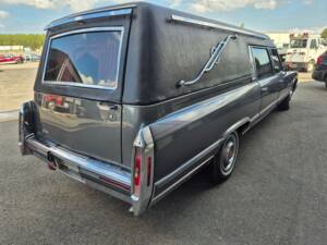 Image 3/8 of Cadillac Fleetwood Brougham (1992)
