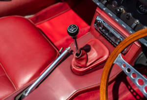 Image 18/24 of Jaguar E-Type 3.8 (1963)