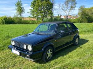 Bild 3/14 von Volkswagen Golf Mk I Convertible 1.8 (1992)