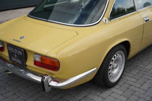 Bild 39/50 von Alfa Romeo 2000 GT Veloce (1975)