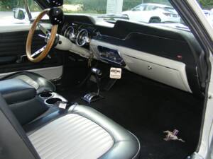 Image 23/46 of Ford Mustang 289 (1968)