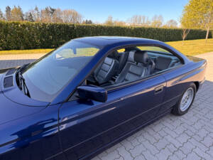 Image 35/69 of BMW 850i (1993)