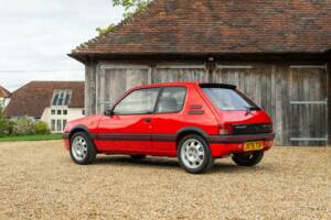 Immagine 38/50 di Peugeot 205 GTi 1.9 (1991)