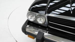 Image 10/15 of Mercedes-Benz 560 SL (1988)