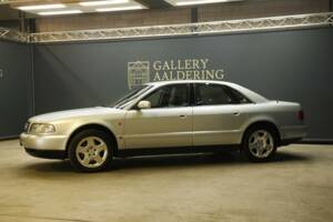 Immagine 25/50 di Audi A8 4.2 quattro (1995)