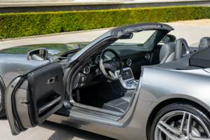 Image 6/21 of Mercedes-Benz SLS AMG Roadster (2012)