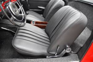 Imagen 25/34 de Mercedes-Benz 230 SL (1966)
