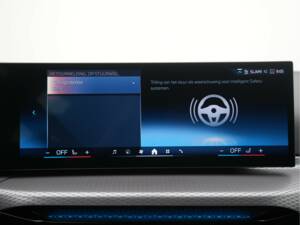 Image 25/50 of BMW 330i xDrive Touring (2025)