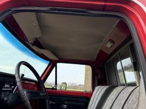 Image 10/18 of Ford F-250 (1976)