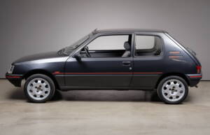 Imagen 3/28 de Peugeot 205 GTi 1.9 (1991)