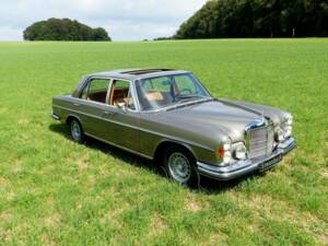 Mercedes-Benz 300 SEL 6.3 Limousine beigegrau metallic  (W 109) 1968