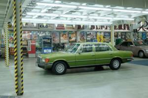 Image 4/50 de Mercedes-Benz 450 SEL 6,9 (1976)