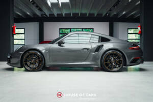 Image 10/25 of Porsche 911 Turbo S Exclusive (2018)