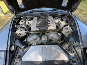 Image 38/40 of Aston Martin V12 Vanquish (2002)