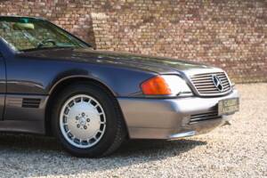 Image 12/50 of Mercedes-Benz 500 SL (1990)