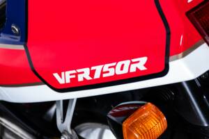 Bild 39/50 von Honda VFR 750R RC 30 (1988)