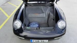 Immagine 21/41 di Porsche 911 Carrera 4 (1995)