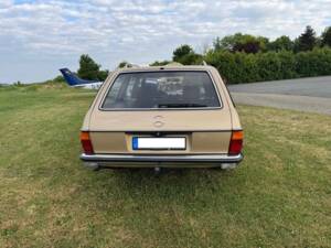 Immagine 13/13 di Mercedes-Benz 280 TE (1982)