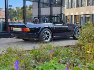 Image 17/49 of Triumph TR 6 PI (1973)