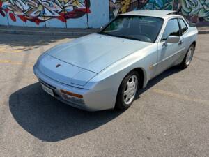 Image 6/98 of Porsche 944 Turbo S (1988)