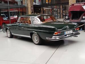 Image 10/54 of Mercedes-Benz 280 SE 3,5 (1970)