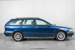 Image 10/29 of Volvo V40 2.0 16V (1999)