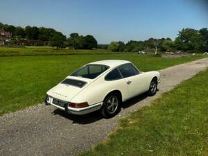 Image 3/44 of Porsche 912 (1968)