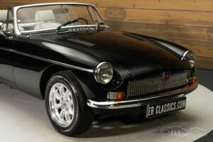 Image 3/8 de MG MGB V8 (1980)