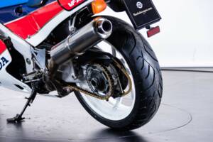 Bild 11/50 von Honda VFR 750R RC 30 (1988)