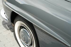 Image 40/50 de Mercedes-Benz 190 SL (1961)