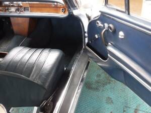 Image 18/50 of Mercedes-Benz 300 SE (1966)