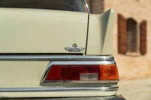 Bild 19/50 von Mercedes-Benz 200 (1966)