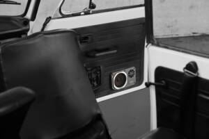Bild 28/32 von Volkswagen Käfer 1303 (1975)
